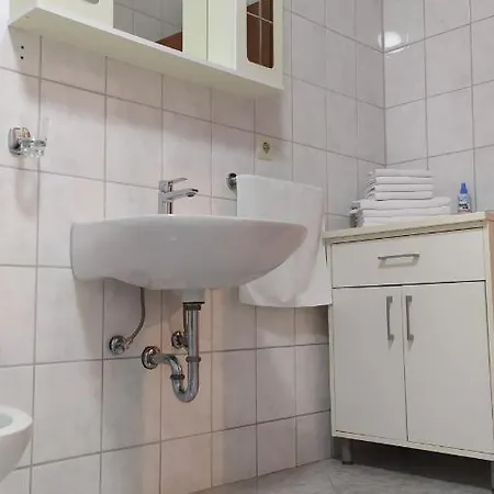 Nina Apartament *